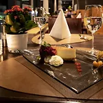 Mercure West Hotel 4*
