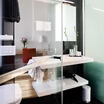 Mercure West 호텔 4*