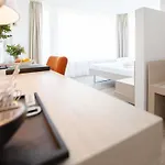 Mercure West