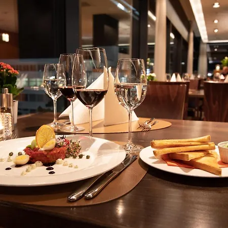 Mercure West Hotel 4*