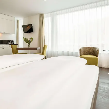 Mercure West 4*