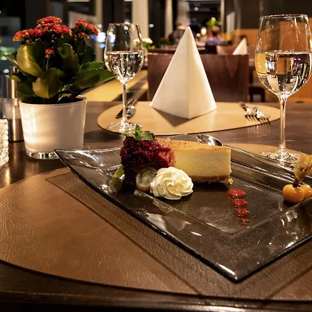 Mercure West Hotel 4*