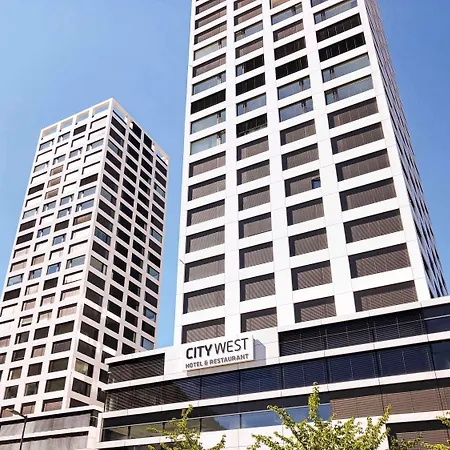 Mercure West 4*