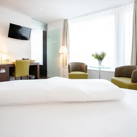 Mercure West 4*