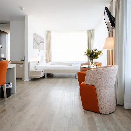 Mercure West 4*