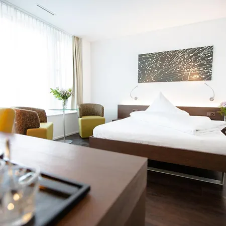 Mercure West Hotel 4*