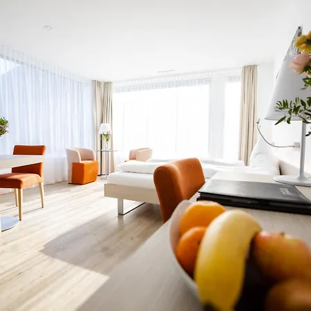 Mercure West 4*