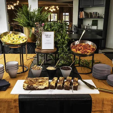 Mercure West 4* 쿠어