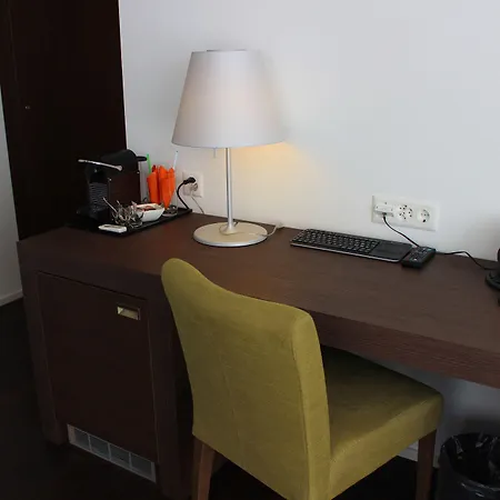 Mercure West 호텔 4*