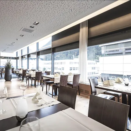 Mercure West 4*