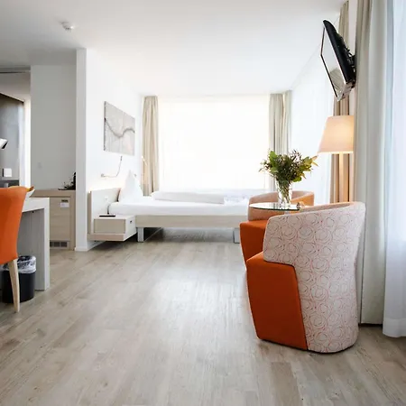 Mercure West Отель 4*