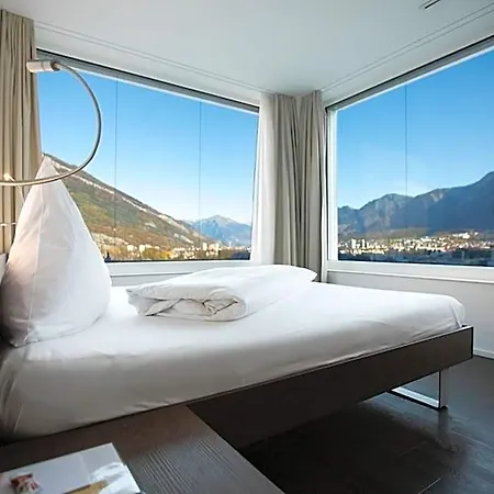 Mercure West Hotel 4*