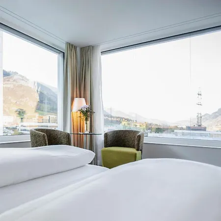 Mercure West 4*