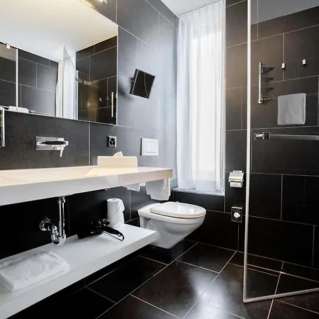 Mercure West 4*