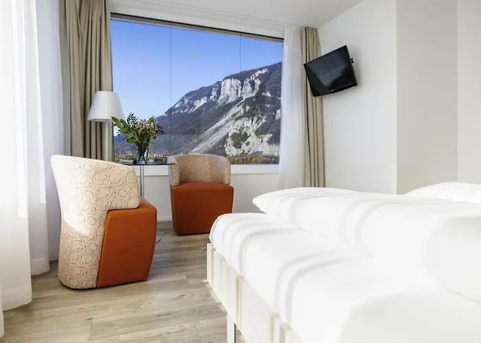 Mercure West فندق تشر