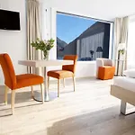 Mercure West