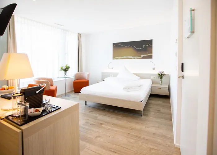 Hotel Mercure West 4*