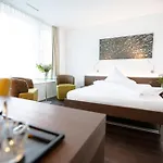Mercure West Hotel 4*