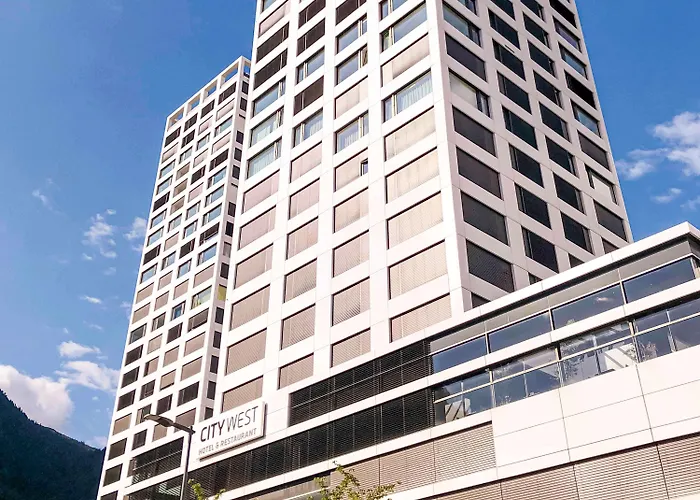 Szálloda Mercure West 4*